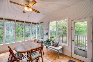 Breweries, Hiking Trails and Museums Monument House - 7