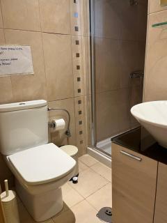 Cozy ground floor studio near metro! - 2