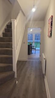 Contemporary 3-Bedroom Home Quiet Rotherham Location with Parking - Kimberworth - 3
