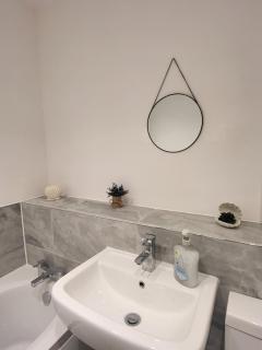 Contemporary 3-Bedroom Home Quiet Rotherham Location with Parking - Kimberworth - 6