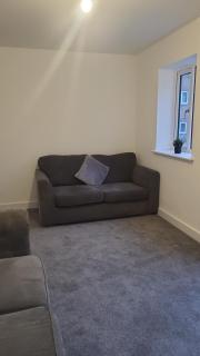 Contemporary 3-Bedroom Home Quiet Rotherham Location with Parking - Kimberworth - 7