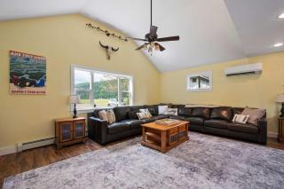 Spacious Home Hot Tub 2 Living Rooms Pets OK - Great Valley - 4