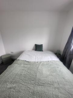 Modern 3-Bed House in Rotherham, WiFi, Garden & Free Parking - Kimberworth - 4