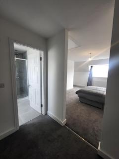 Modern 3-Bed House in Rotherham, WiFi, Garden & Free Parking - Kimberworth - 8