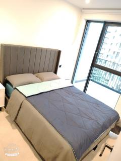 Spacious 1 bedroom flat by Westfield centre - 1