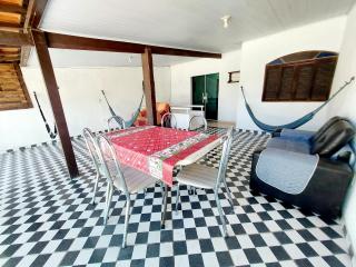 Casa Aconchegante com Varanda e 2 Quartos - 9