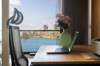 Designer Sea View Apt in Top Location - Sliema - 5
