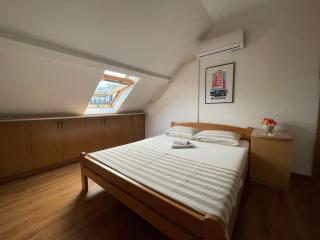 Old Town Two-Bedroom Gem with Rooftop Charm - Belgrado - 6