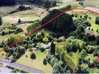 Paradise Valley Getaway - Farm Cottage with Stream - Tarukenga - 8
