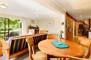 Paradise Valley Getaway - Farm Cottage with Stream - Tarukenga - 5