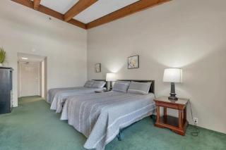 Cedar Lodge Room-Private Balcony Close to Weirs! - Laconia - 0