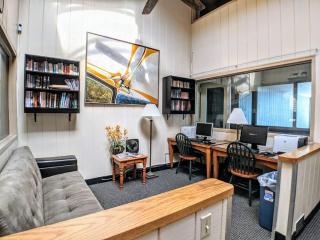 Cedar Lodge Room-Private Balcony Close to Weirs! - Laconia - 9