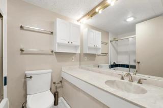 Cedar Lodge Room-Private Balcony Close to Weirs! - 6