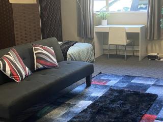 Close Motorway,Free Breakfast,Private & Spacious - 8