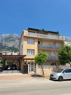 Apartmani Mistral - Makarska - 0