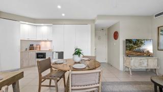 Oceanside at 201 Lake Street - Cairns North - 5
