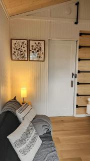 Tiny House Living with In Unit Laundry Steps from Kaiser - 5