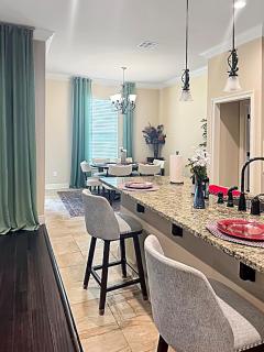 Bungalow Blissyour Luxurious Home Away From Home - Lake Charles - 5