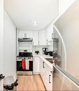 Ola's Place - Edmonton - 3