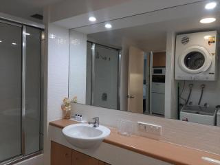 Studio with Pool, Spa and Gym - The Entrance - 5