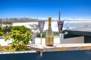 Luxe on the Beach Coastal Elegance with Rooftop - Kingscliff - 9