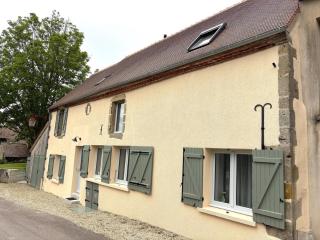 Gîte Les 3 chats à Autry-Issards, Charme & Confort pour 8 pers. - FR-1-489-577 - Autry-Issards - 1