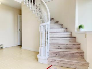 Sunny Home - Burnaby - 3