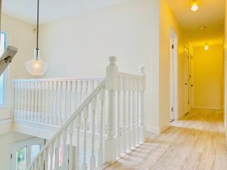 Sunny Home - Burnaby - 2