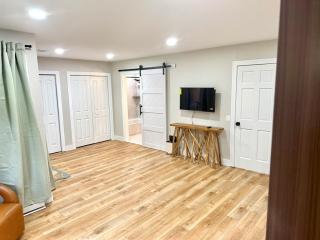 The Canopy 4BR Forest Escape Spa, Sip, and Unwind - Vernon Township - 3