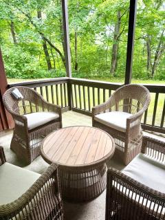 The Canopy 4BR Forest Escape Spa, Sip, and Unwind - Vernon Township - 2