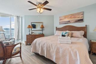 Follow the Moon Villa St Regis Oceanfront in Topsail - 6
