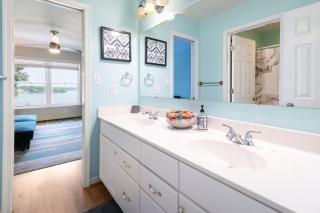 Secluded 3 Acre 5 BR Resort with Private Heated Salt-Water Pool, Hot tub, Boat Dock - Louisa - 9