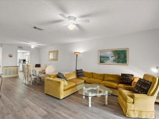Blue Skies 2 Bed Oceanfront Updated Kitchen - Ponce Inlet - 7