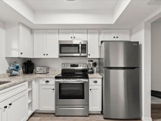 Blue Skies 2 Bed Oceanfront Updated Kitchen - Ponce Inlet - 5