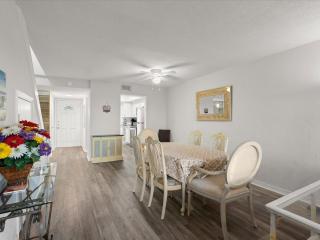 Blue Skies 2 Bed Oceanfront Updated Kitchen - Ponce Inlet - 1
