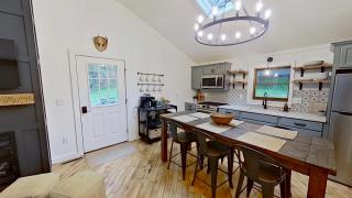 Cozy Berkshires Cabin with Lake, Beach, Hot Tub, Fireplace - The Wilde BNB - - 4