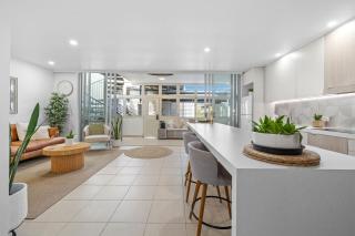 Luxe on the Beach Coastal Elegance with Rooftop - Kingscliff - 4
