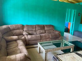yellow house in tropical forest - Mountain View - 8