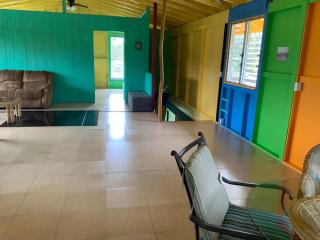 yellow house in tropical forest - Mountain View - 5