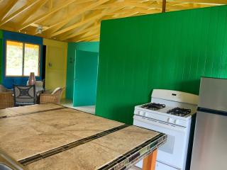 yellow house in tropical forest - Mountain View - 1