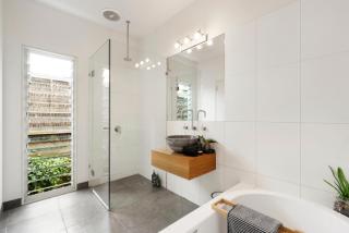 The Essence of Style - Sorrento - 2
