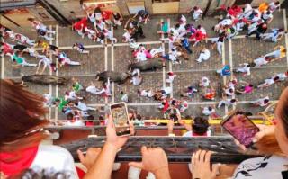 Experience the running of the bulls from your balcony - Pamplona - 3