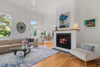 Coastal Charm in Prime Position - 9