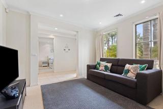 Sorrento Palms Beach House - 4