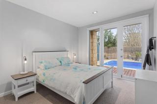 Coastal Elegance with Treetop views - Sorrento - 3