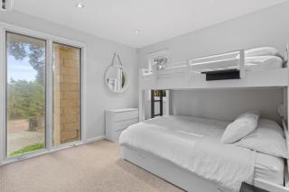 Coastal Elegance with Treetop views - Sorrento - 2