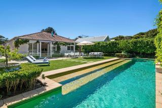 Joanna - Poolside entertainer opposite 'The Cutting' - Portsea - 0