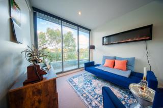 Modern Designer Retreat with Water Views - 7