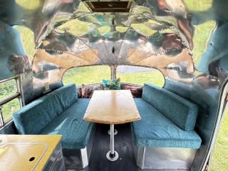 1940's Airstreams at Hartridge Springs Spa Glamping with luxury shower facilities and a wood fired Sauna - Upottery - 5