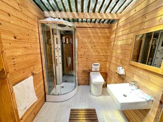 1940's Airstreams at Hartridge Springs Spa Glamping with luxury shower facilities and a wood fired Sauna - Upottery - 1